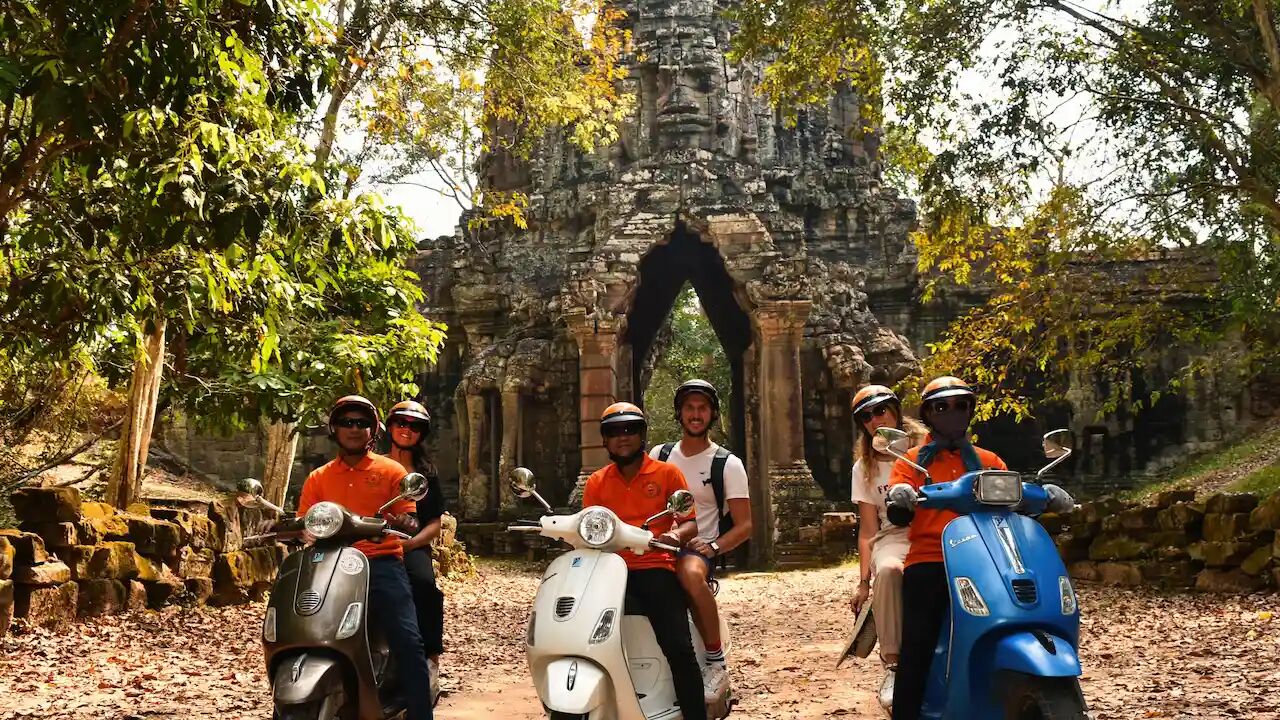 Guided scooter discovery with Legend Travel Group